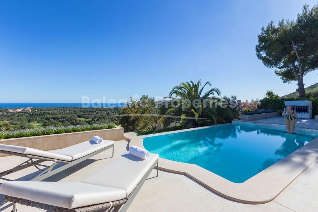 Propiedad de tres plantas en venta en Golf de Bendinat, Mallorca