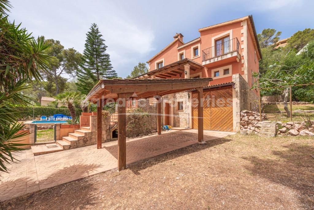 Excepcional villa con licencia de alquiler vacacional en venta en Puerto Pollensa, Mallorca