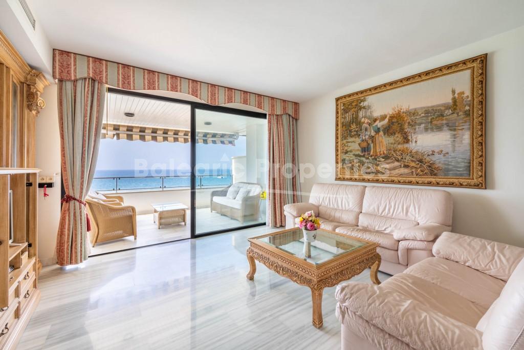 Apartamento en primera línea de playa con impresionantes vistas al mar en venta en Portixol, Mallorca