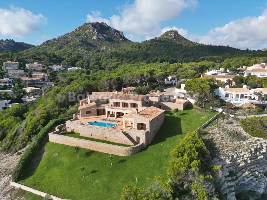 Spectacular front line villa for sale in Capdepera, Mallorca