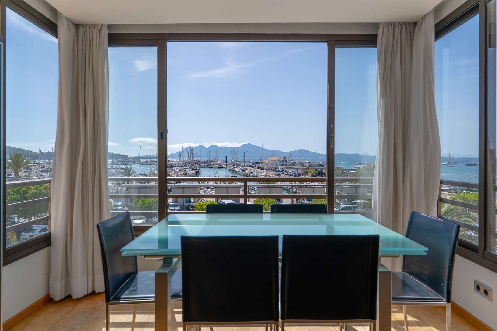 Apartamento en primera línea de playa en Puerto Pollensa
