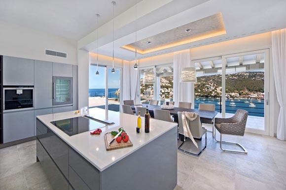 luxury-villa-for-sale-in-puerto-andratx-kitchen