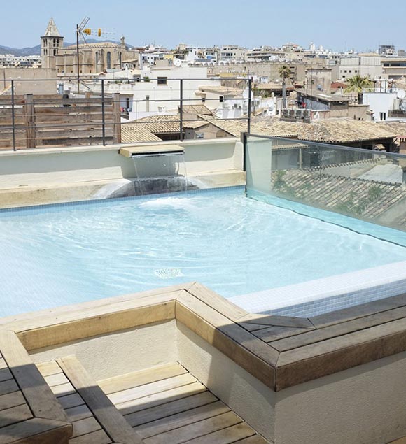 Pool at roof top in Palma old City centre