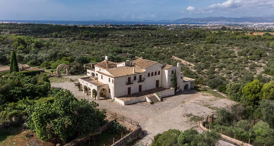 Country homes for sale in Llucmajor Country home