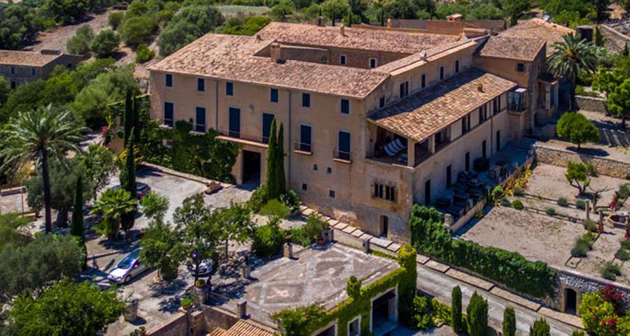 Country homes and fincas for sale in Arta Country home Arta