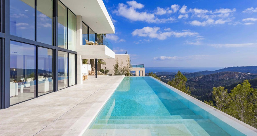 Luxury villas with infinity pool Infinity pool