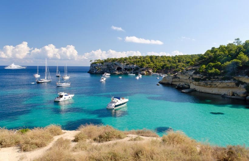Properties for sales and Yachting in glamorous Puerto Portals
