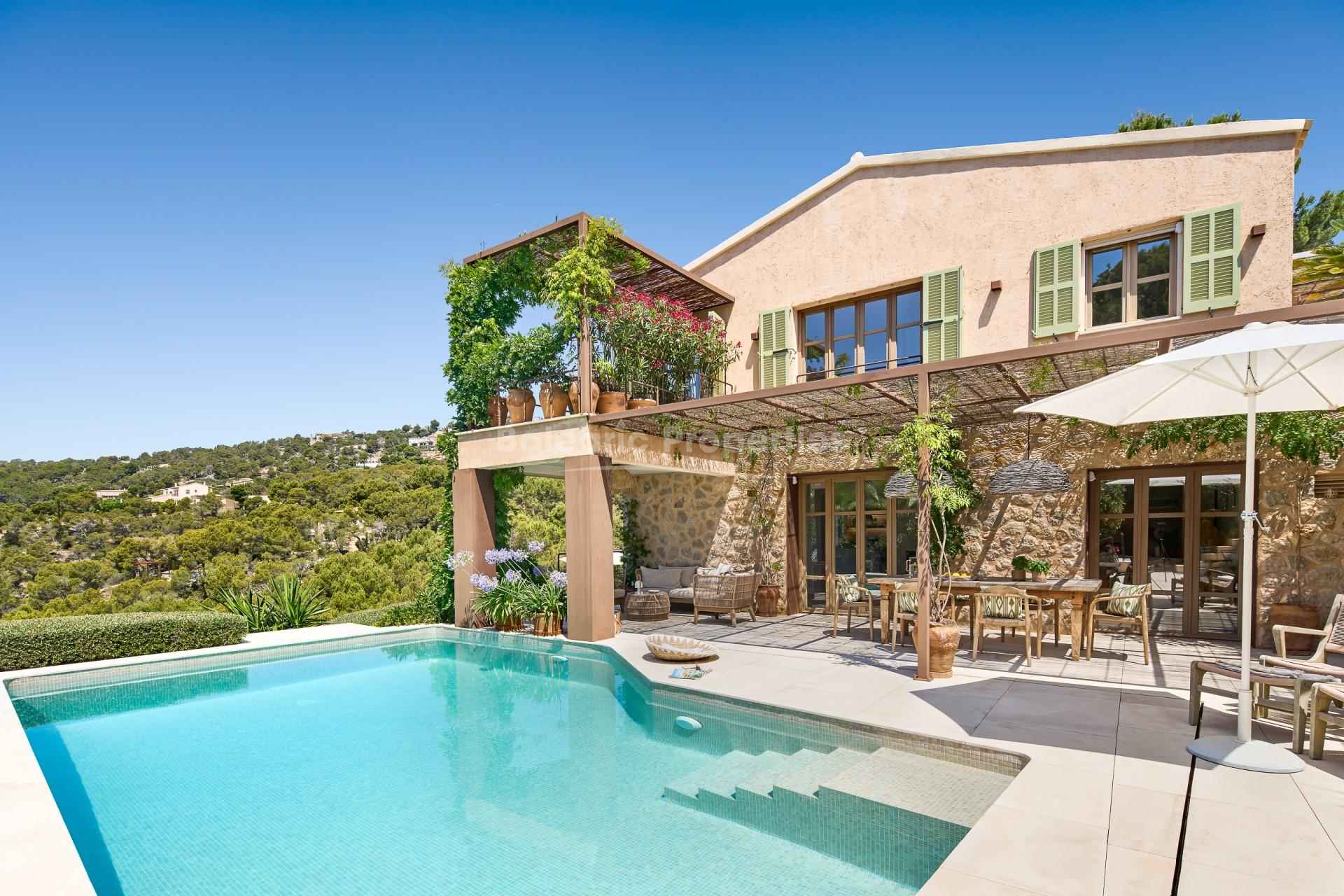 Hermosa villa con vistas al mar en Puerto Andratx, Mallorca – vida costera elegante en una ubicación privilegiada