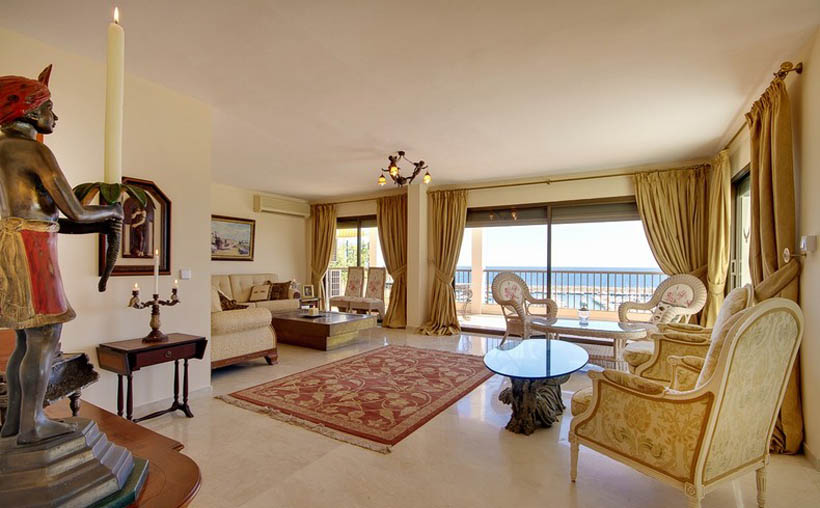 Sea views: luxury apartment  for sale in Puerto Portals, Mallorca
