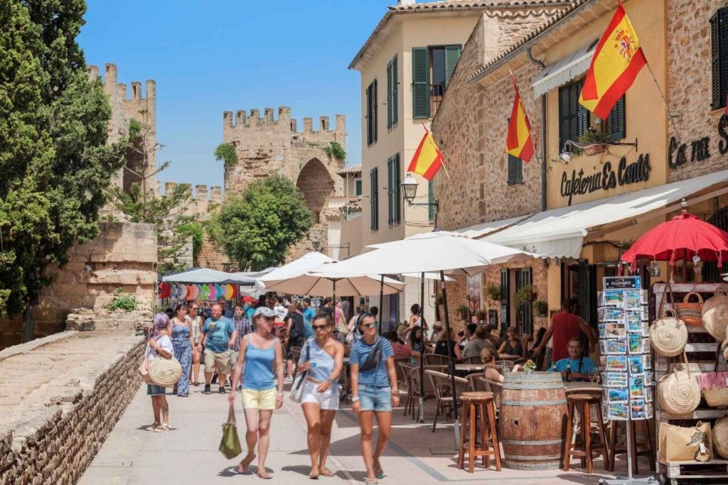 Weekly market in Alcúdia, Mallorca.