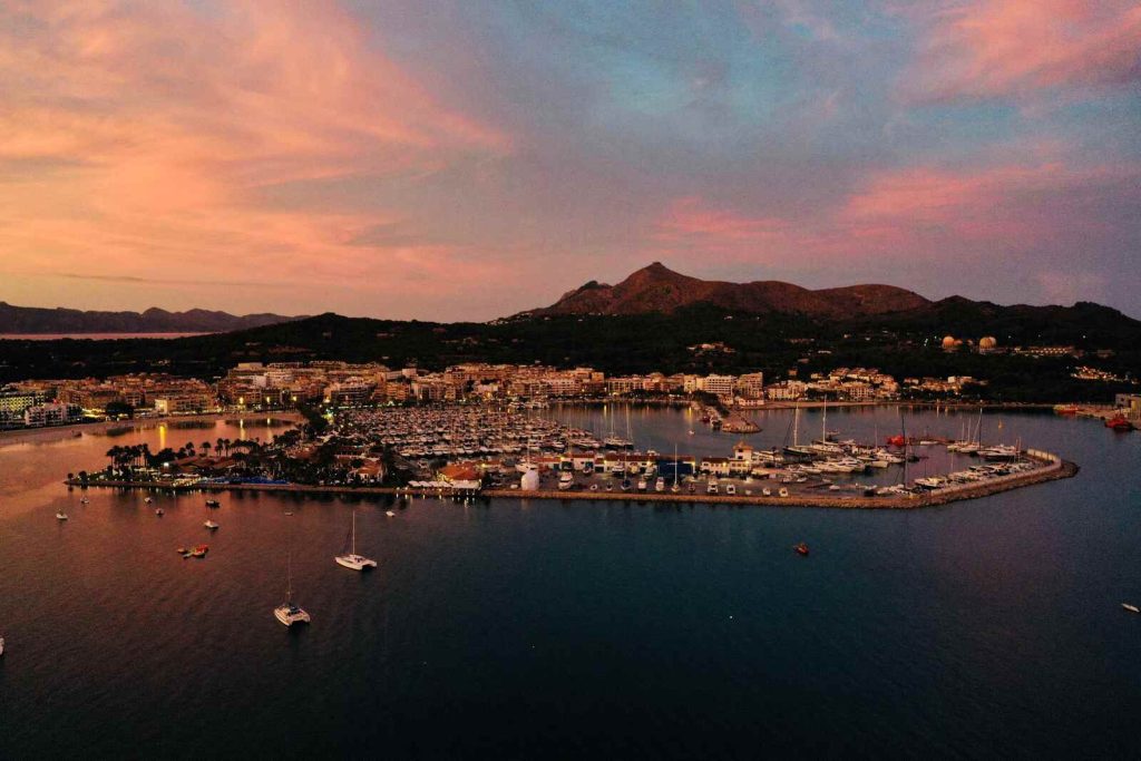 Alcúdiamar marina at sunset