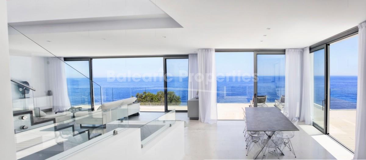 Moderna villa en primera linea con vistas a la venta en Canyamel, Mallorca