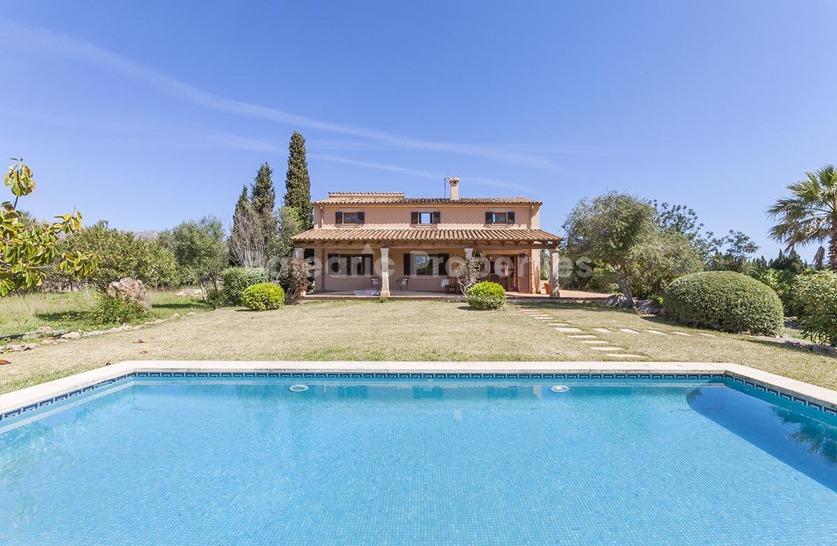 Hermosa casa de campo a la venta muy cerca al pueblo Pollensa, Mallorca