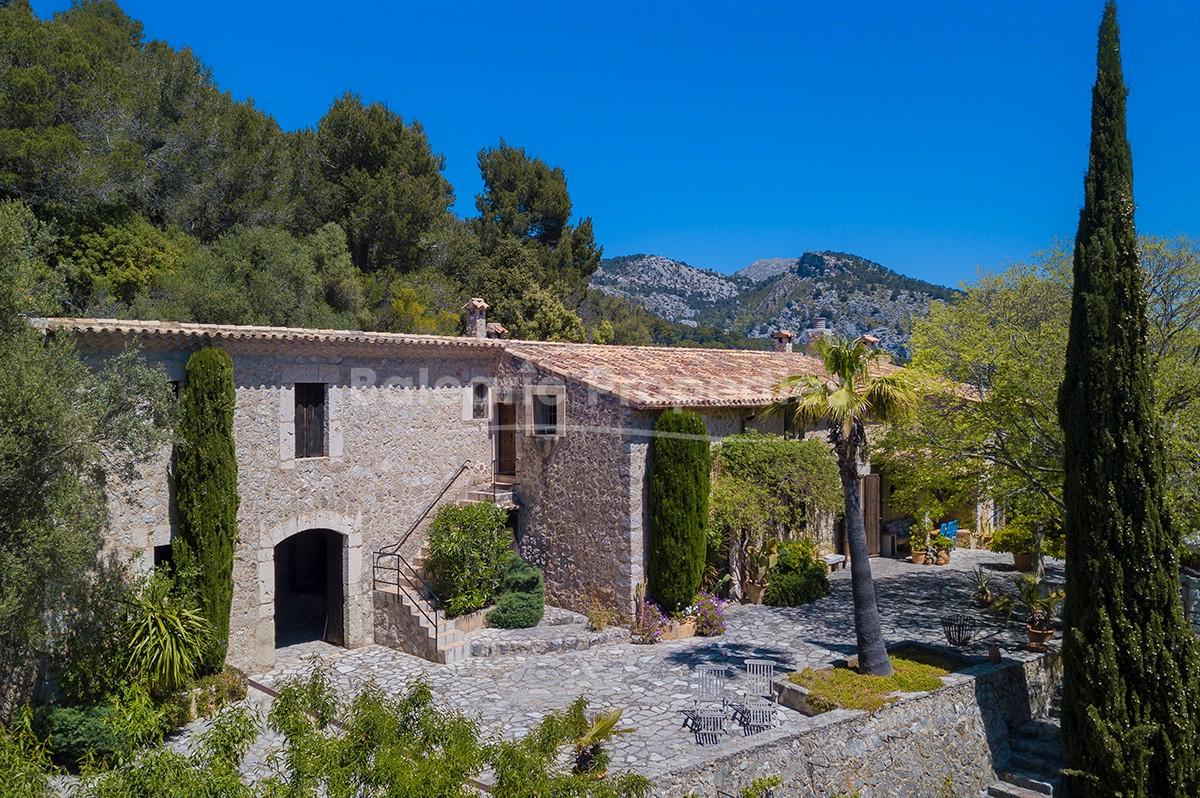 Historic country house for sale near Caimari, Mallorca