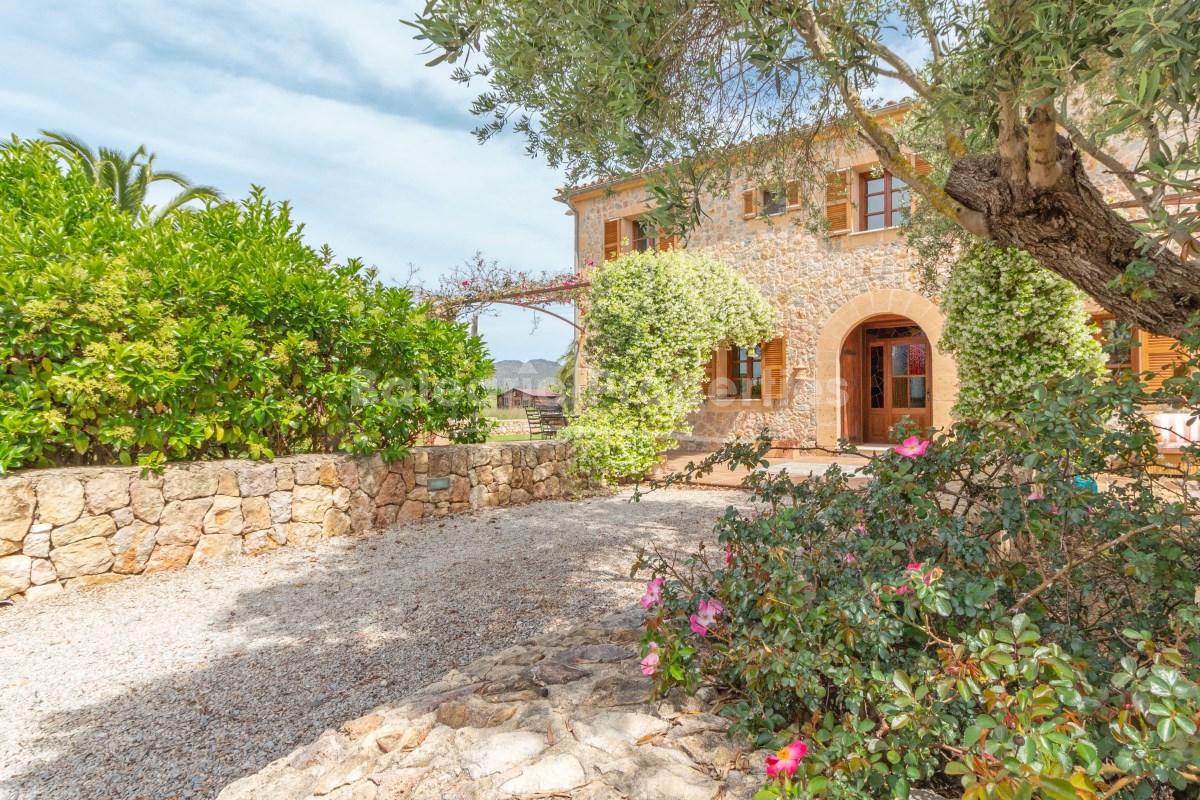 Stone-faced country villa for sale near the sea minutes away from Puerto Pollensa, Mallorca