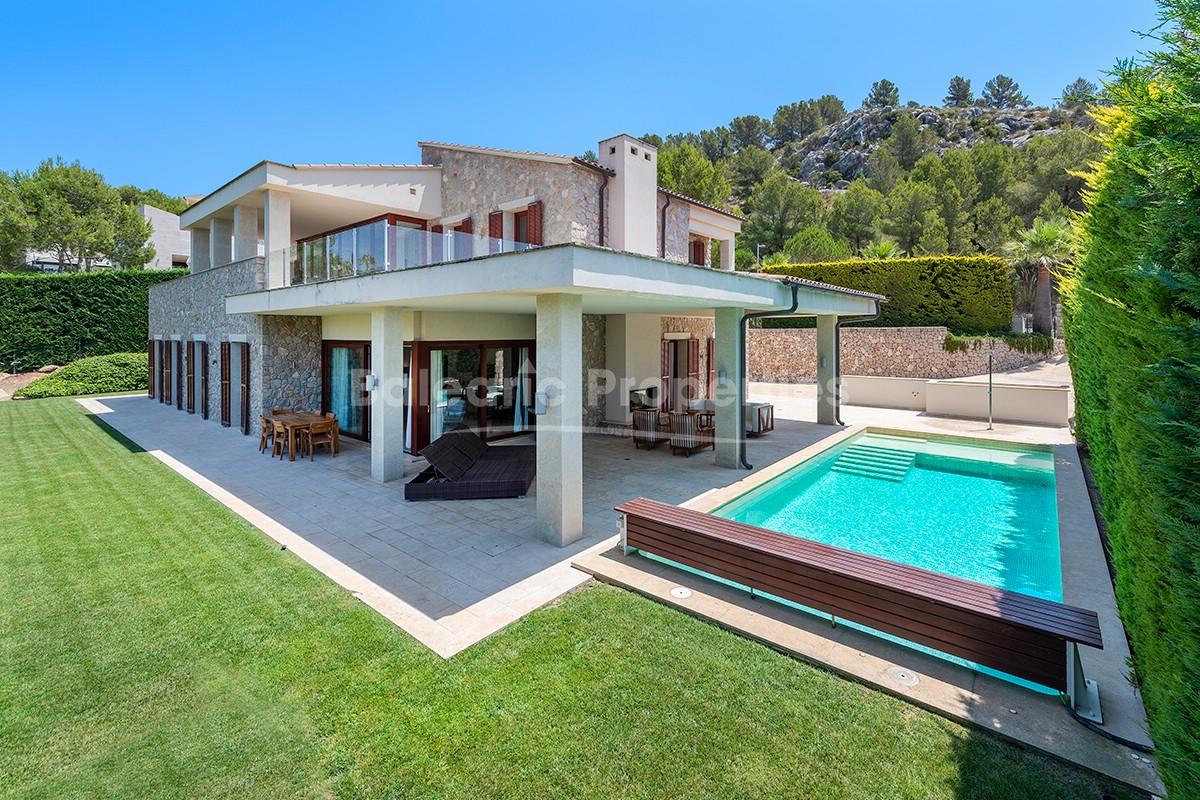 First class luxury villa for sale by the golf course in Canyamel, Mallorca