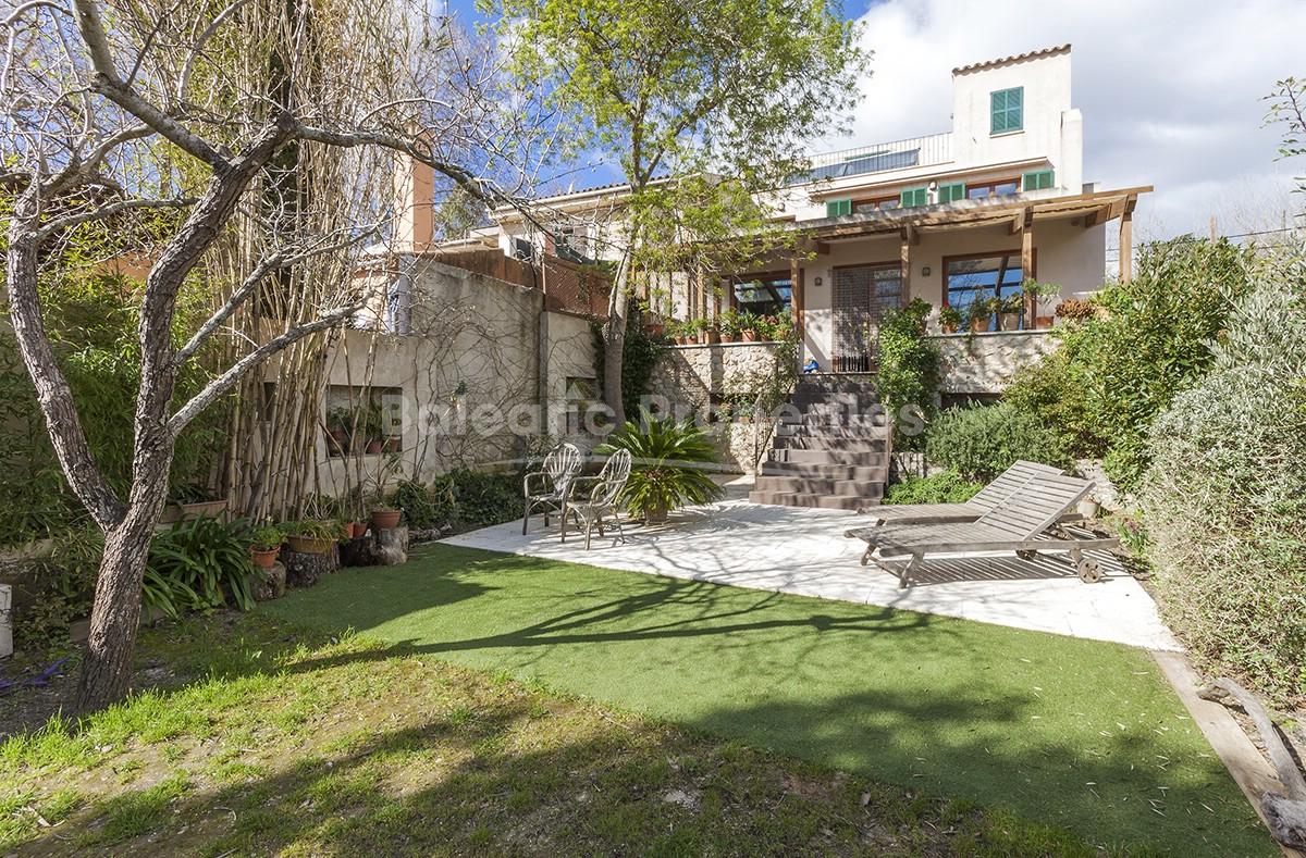 Beautiful townhouse with large garden for sale in Puigpunyent, Mallorca