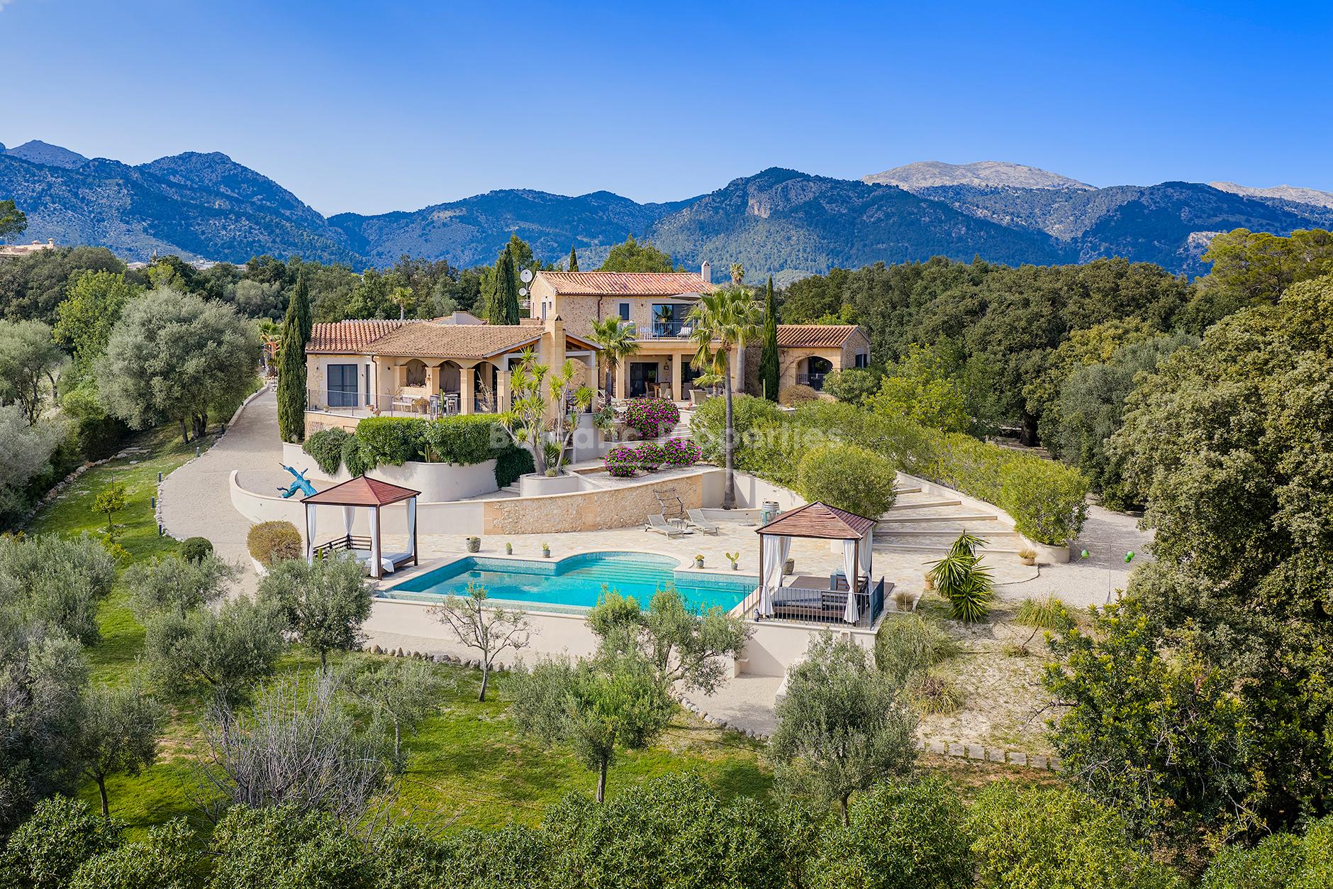 Atemberaubende Villa mit Ferienlizenz kaufen in Moscari, Mallorca 