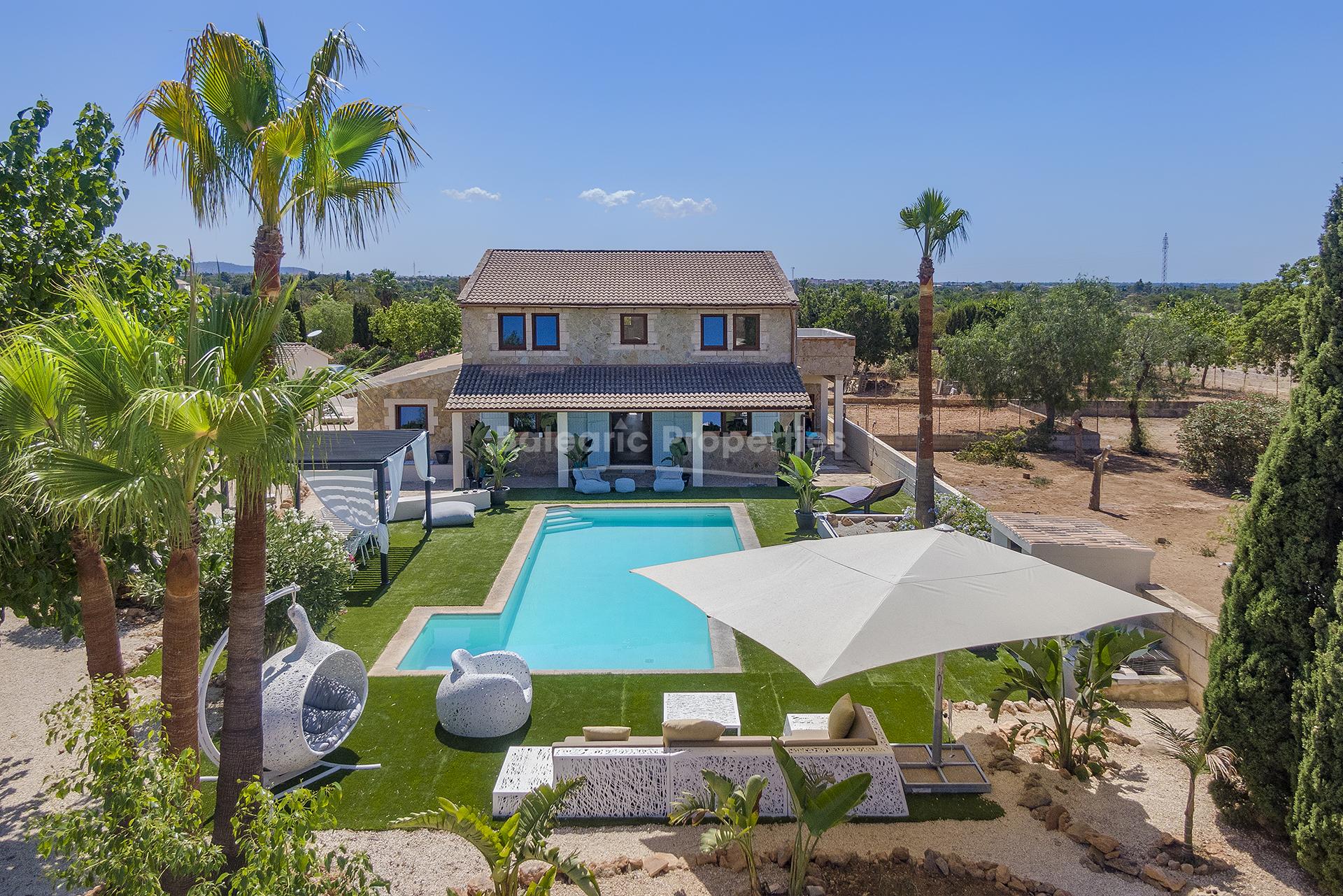 Beautifully renovated finca for sale with views of the countryside in Llucmajor, Mallorca