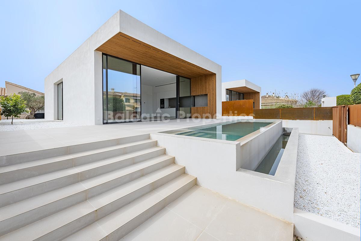 Moderna villa con licencia de alquiler vacacional en venta en Playa de Muro, Mallorca
