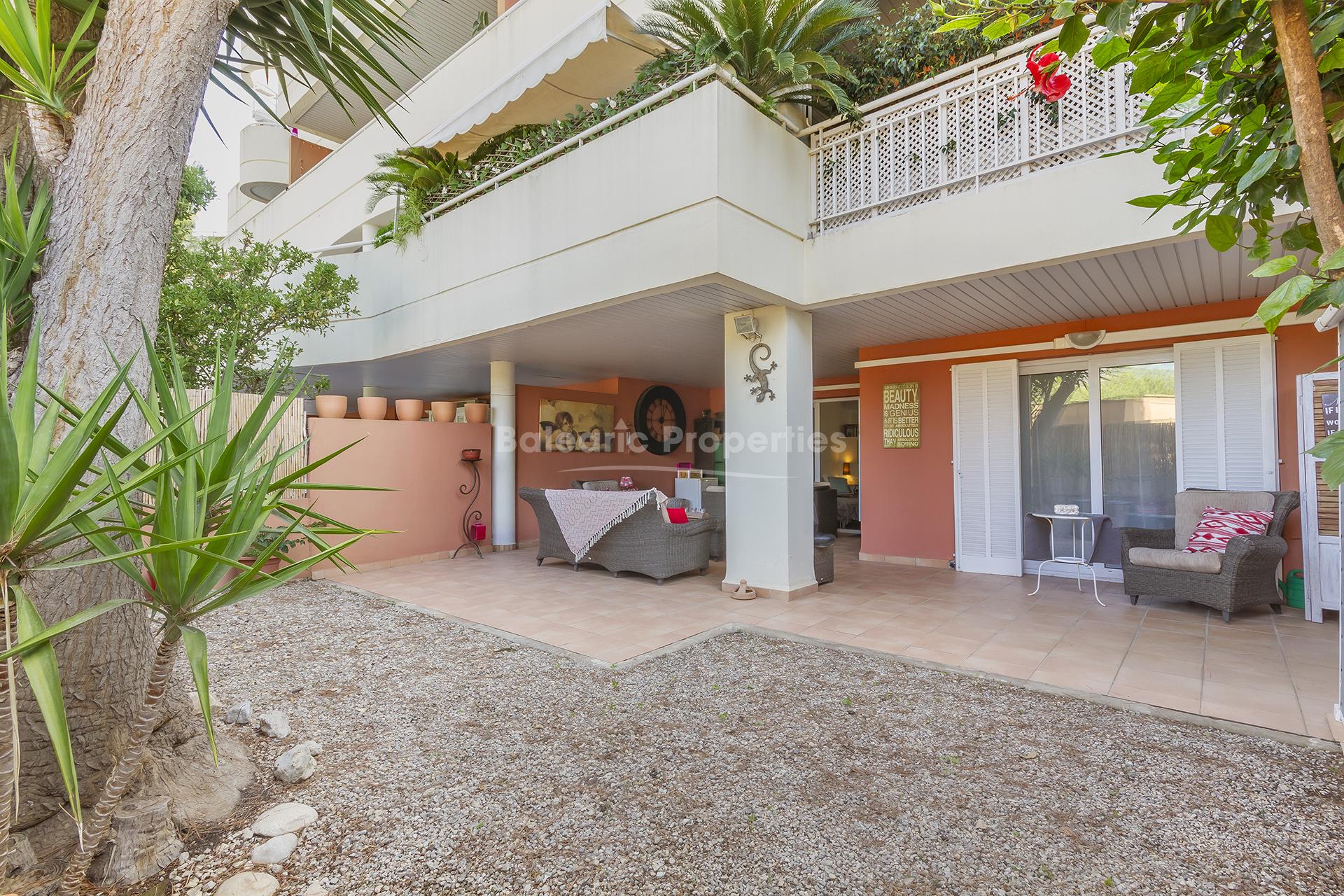 Apartamento con jardín y piscinas comunitarias en venta en Bendinat, Mallorca