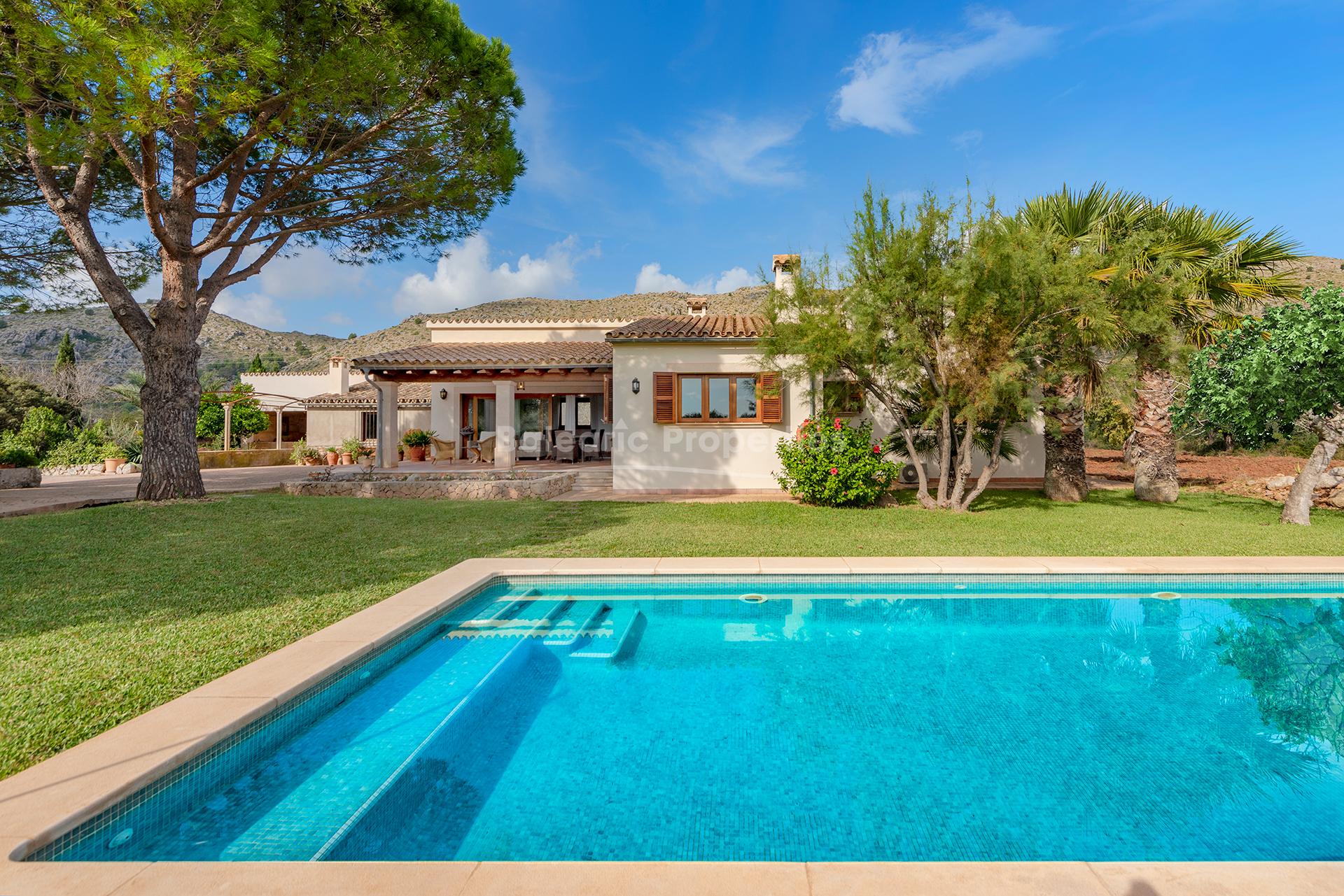 Preciosa villa de campo con licencia de alquiler vacacional en venta en Pollensa, Mallorca