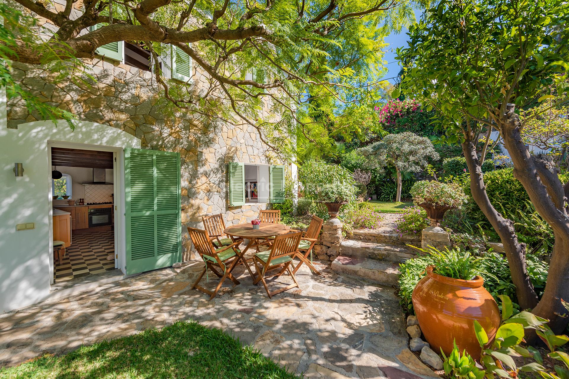 Family estate for sale with sea views in the village of Estellencs, Mallorca