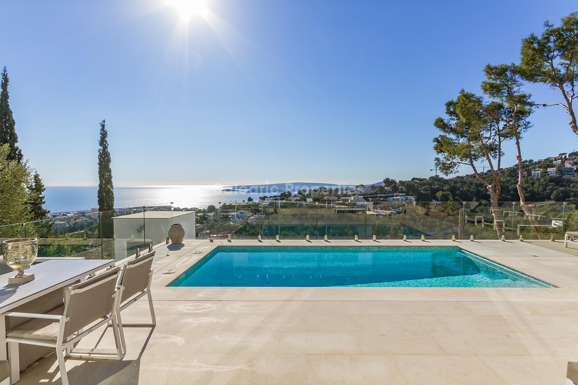 Sofisticada villa con vistas al mar y piscina en venta en Costa d'en Blanes, Mallorca