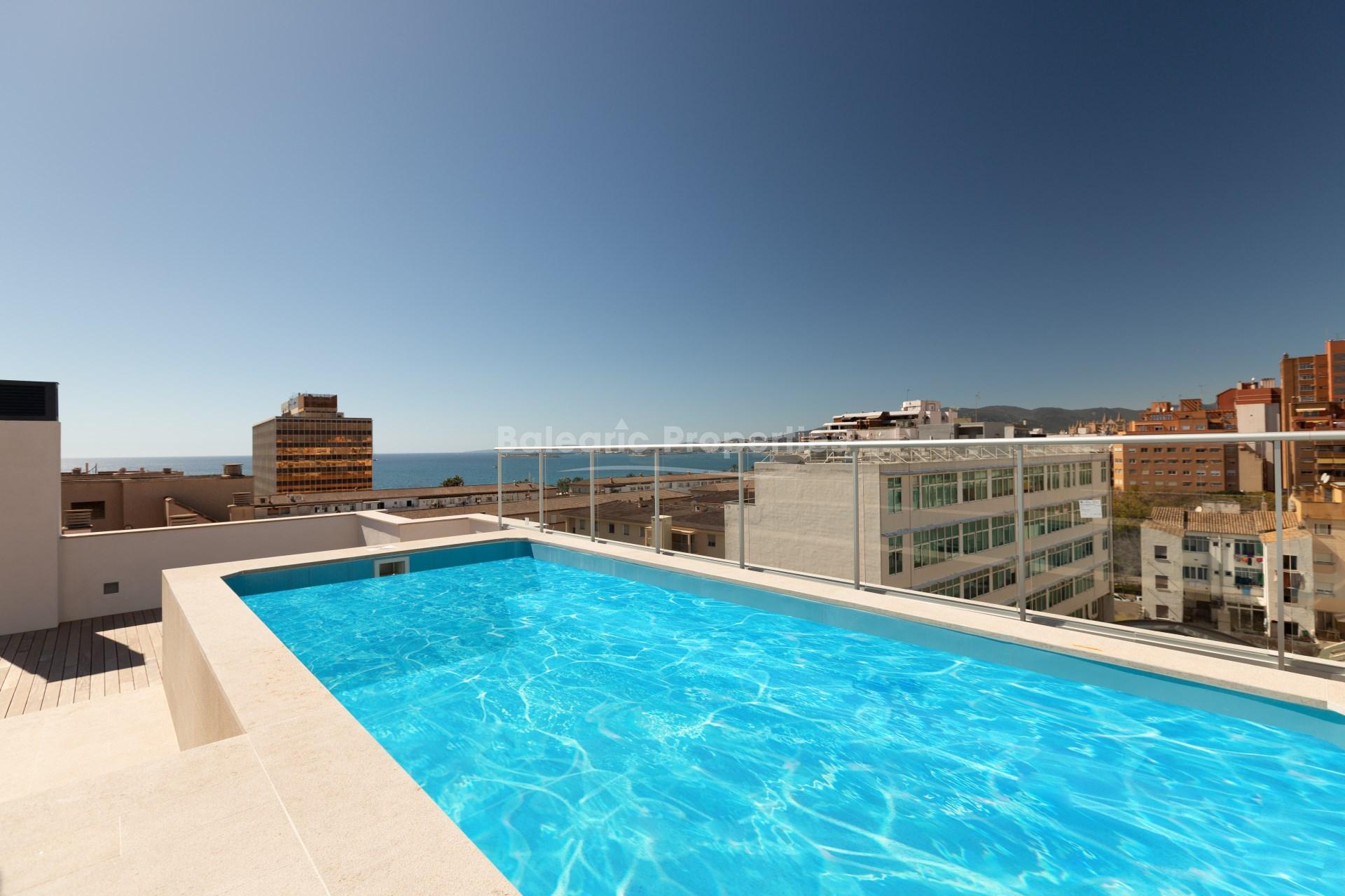 Chic sea view apartment with community pool for sale in Palma, Mallorca