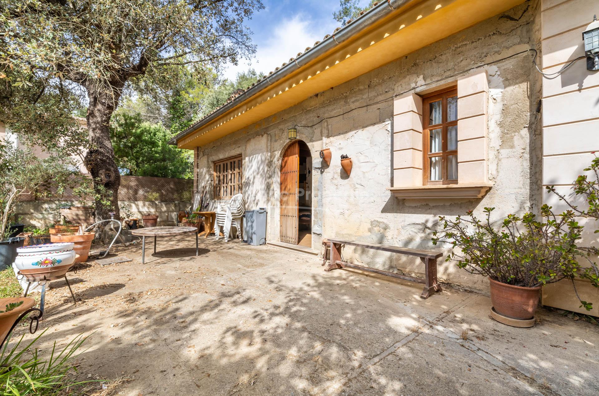 Rustic villa with lots of potential for sale in Crestatx, near Pollensa, Mallorca