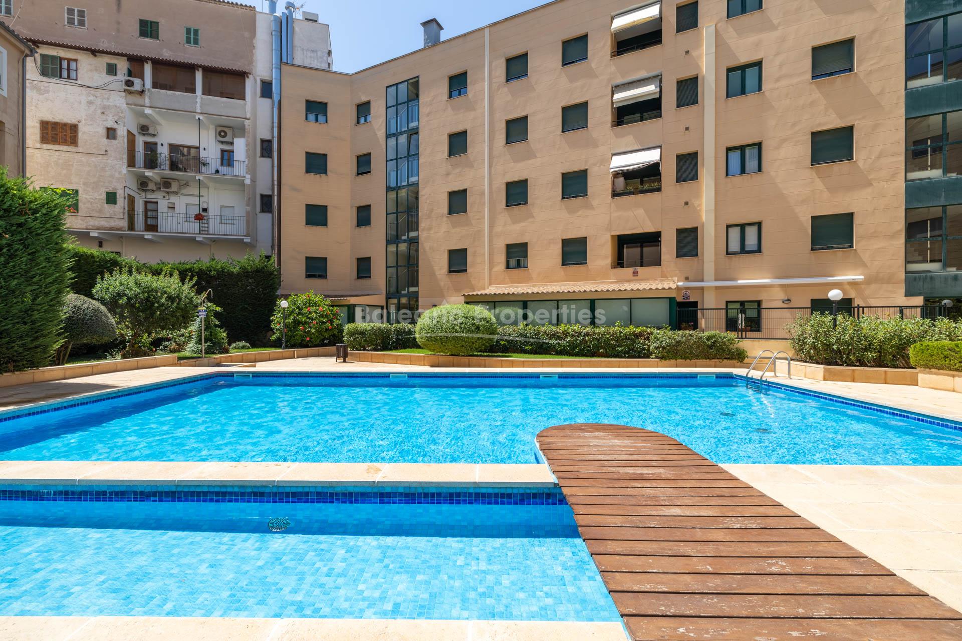 Elegante apartamento con piscina comunitaria en venta en el Casco Antiguo de Palma, Mallorca