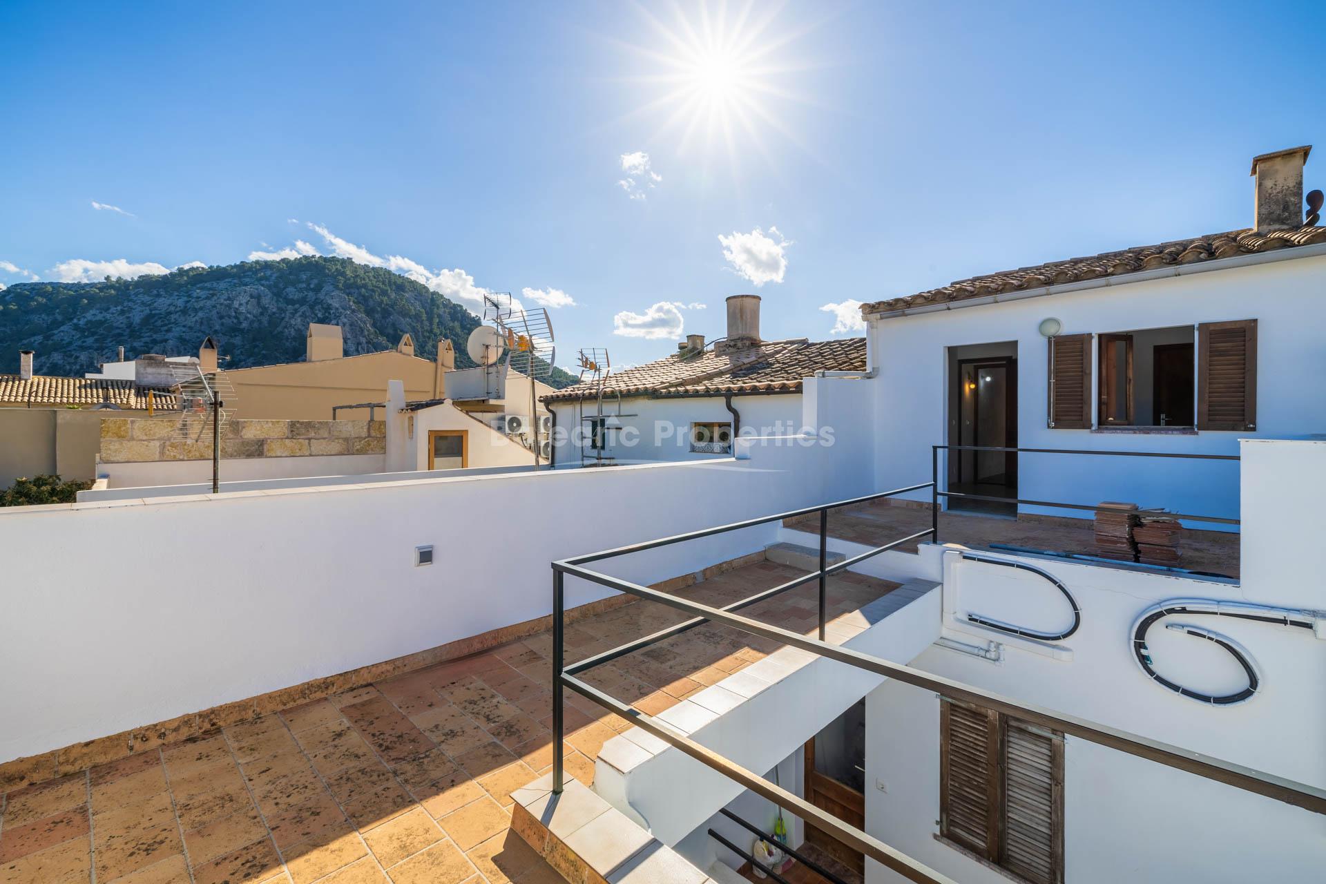 Town house investment for sale in the heart of Pollensa, Mallorca