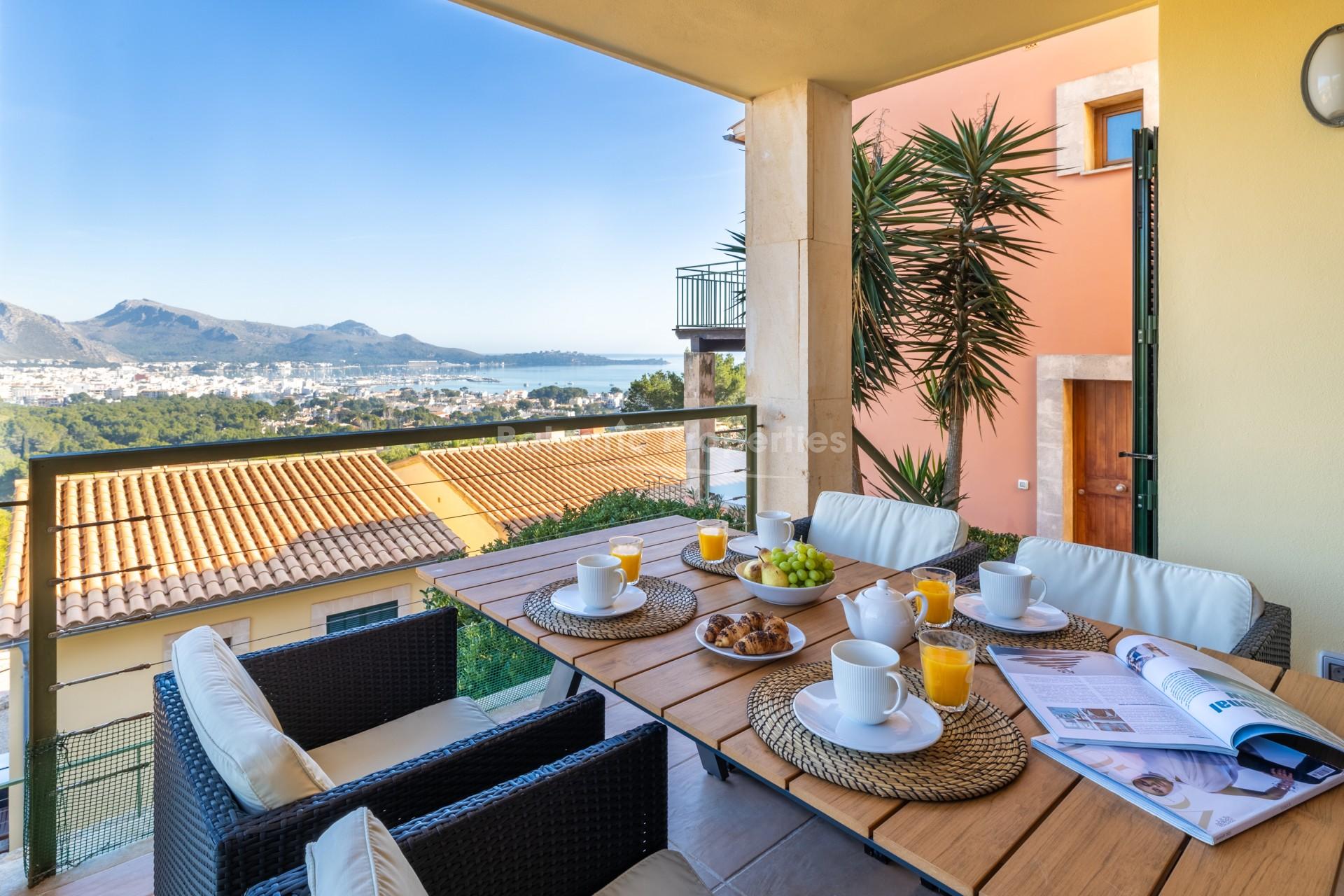 Unglaubliche Maisonette mit Meerblick und Gemeinschaftspool zur saisonalen Vermietung in Puerto Pollenca.