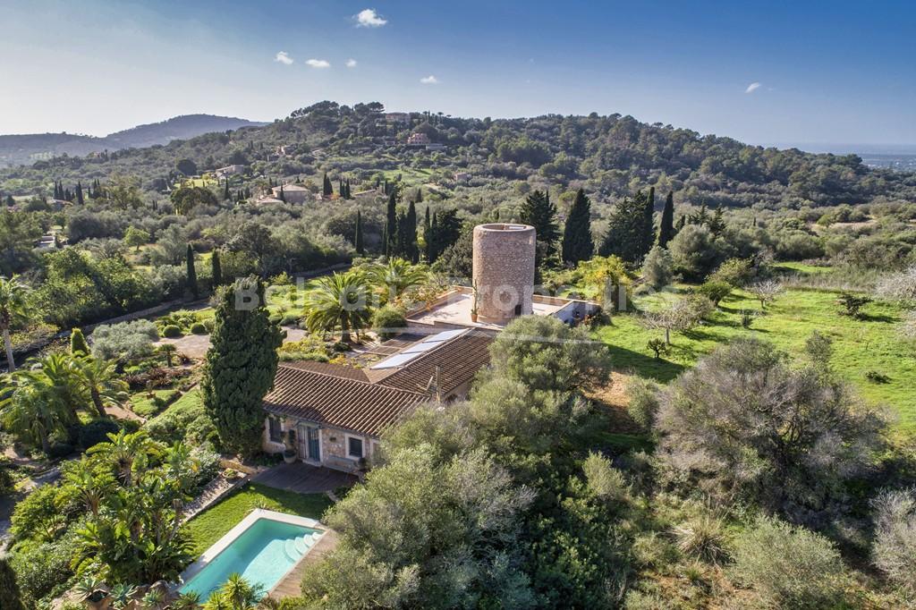 Vollständig legalisierte historische Mühle mit Meerblick kaufen in Es Carritxó, Mallorca