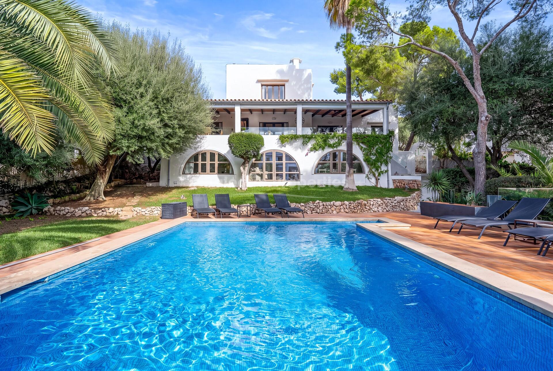 Villa by the beach for sale in Cala d’Or, southeast Mallorca