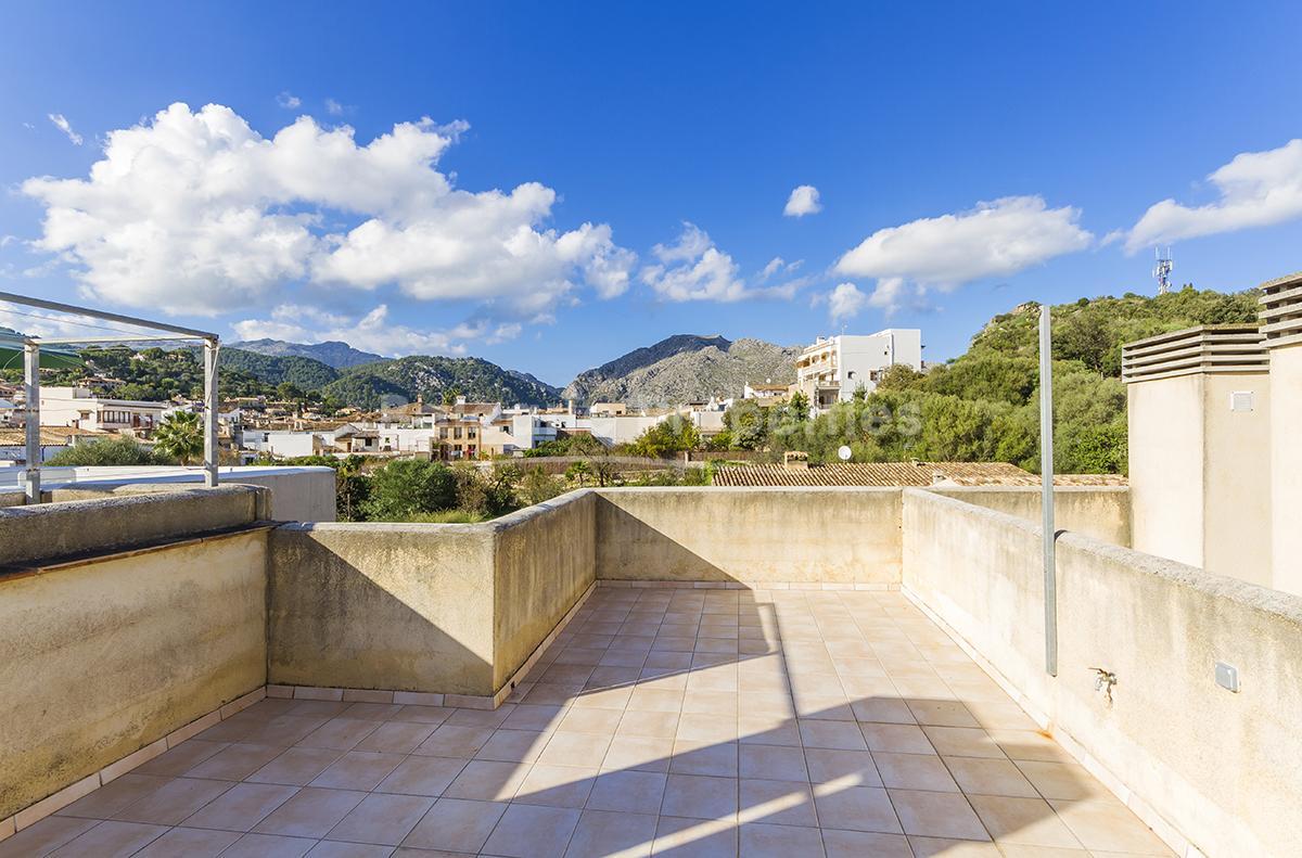 Unique top floor apartment for sale in Pollensa Old Town, Mallorca