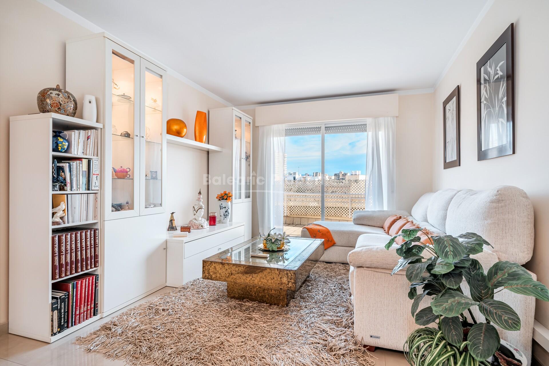 Ático luminoso con gran terraza en venta en Santa Catalina, Palma de Mallorca