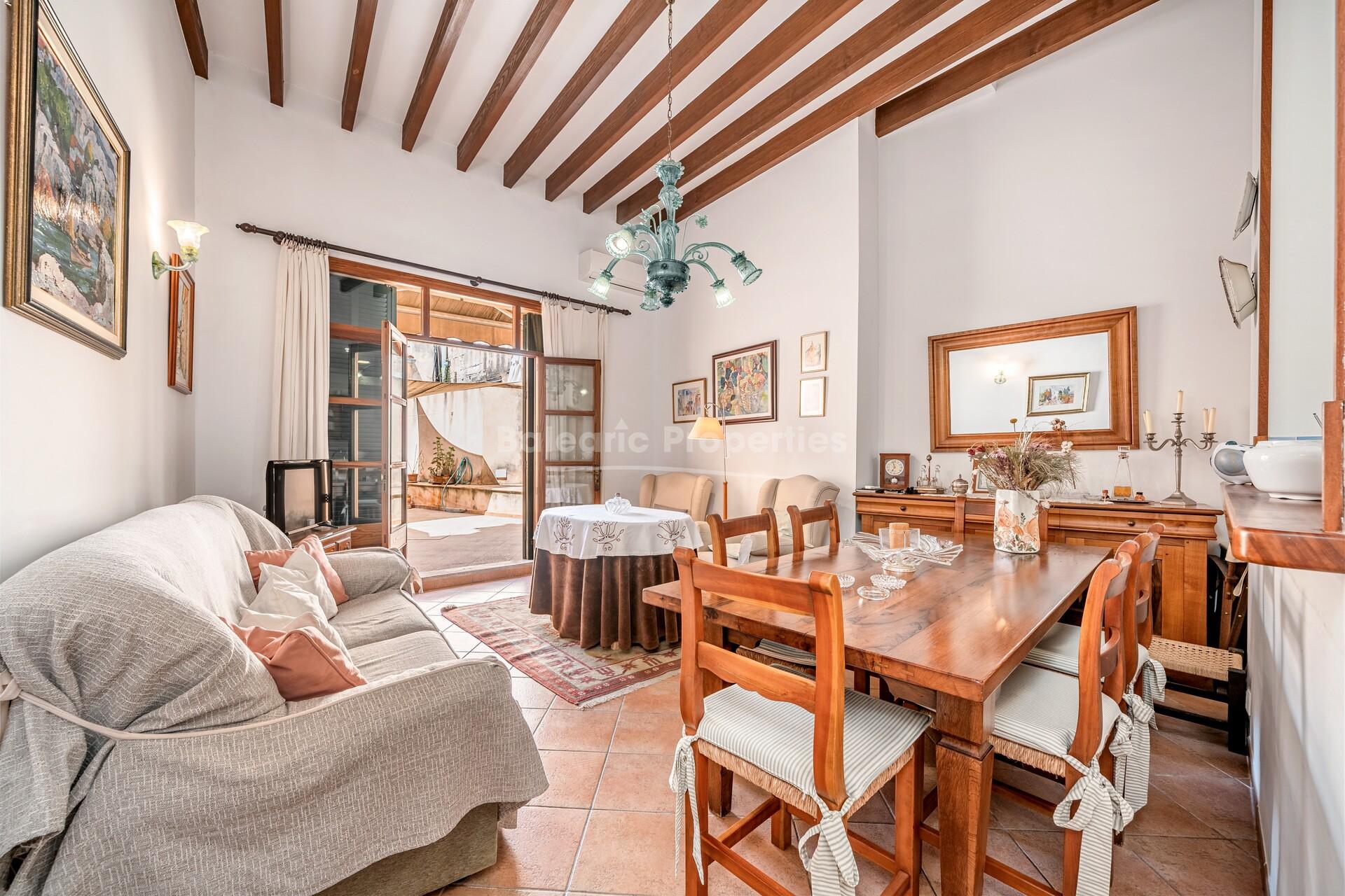 Dorfhaus mit Gewerbepotenzial kaufen in Pollensa, Nord-Mallorca