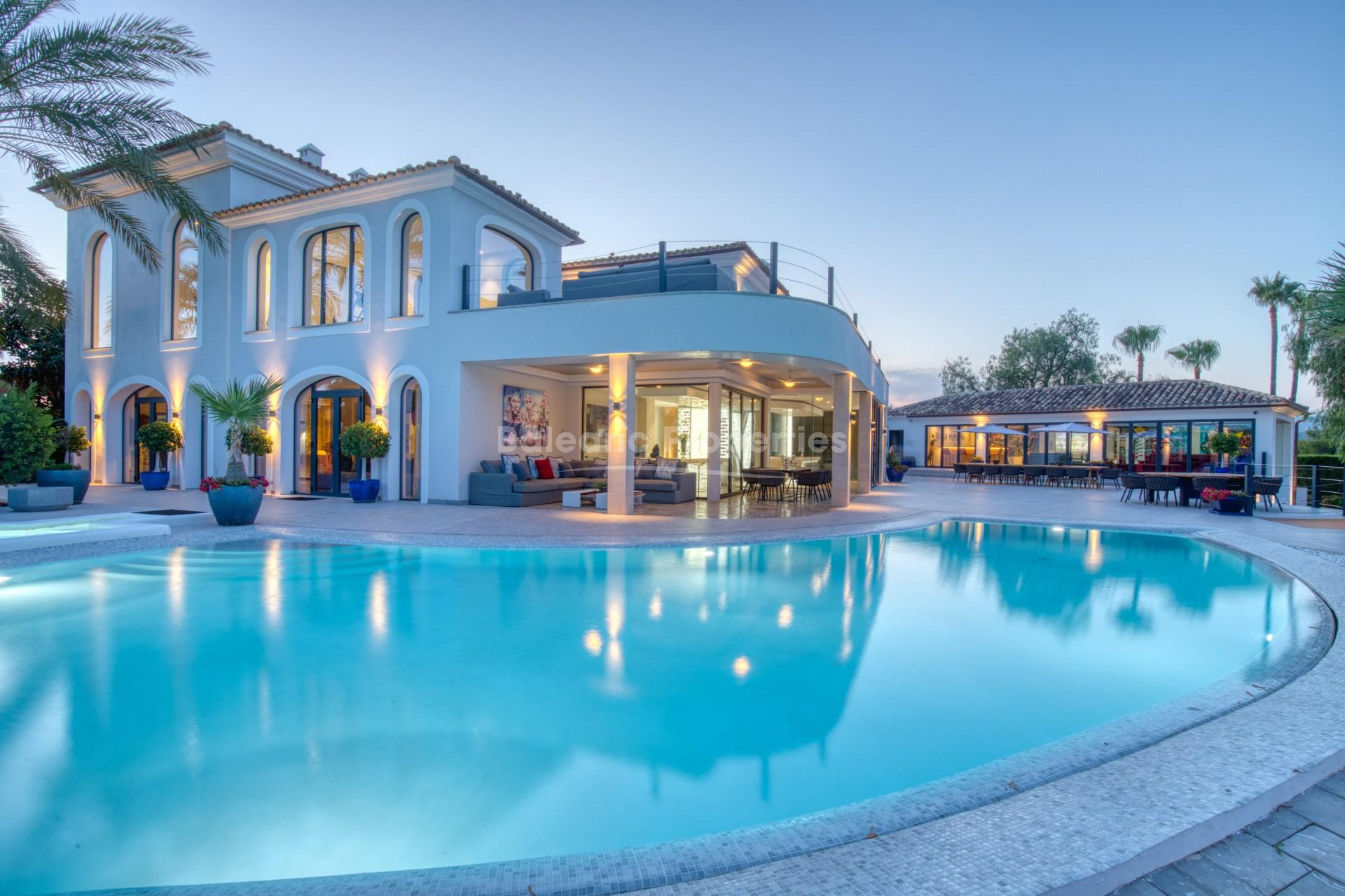 Mansión en venta junto al campo de golf en Santa Ponsa, suroeste de Mallorca