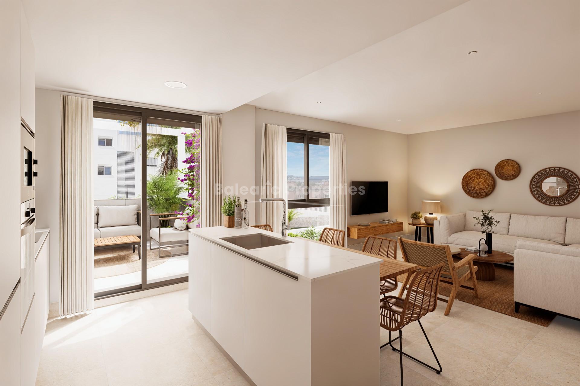 Einzigartige wohnungen mit privaten terrassen und salzwasserpool in der nähe von ibiza-stadt