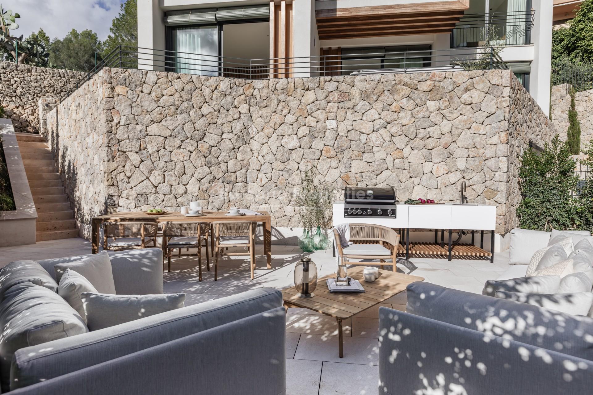 Apartamento elegante con amplia terraza en venta en Cala Major, suroeste de Mallorca