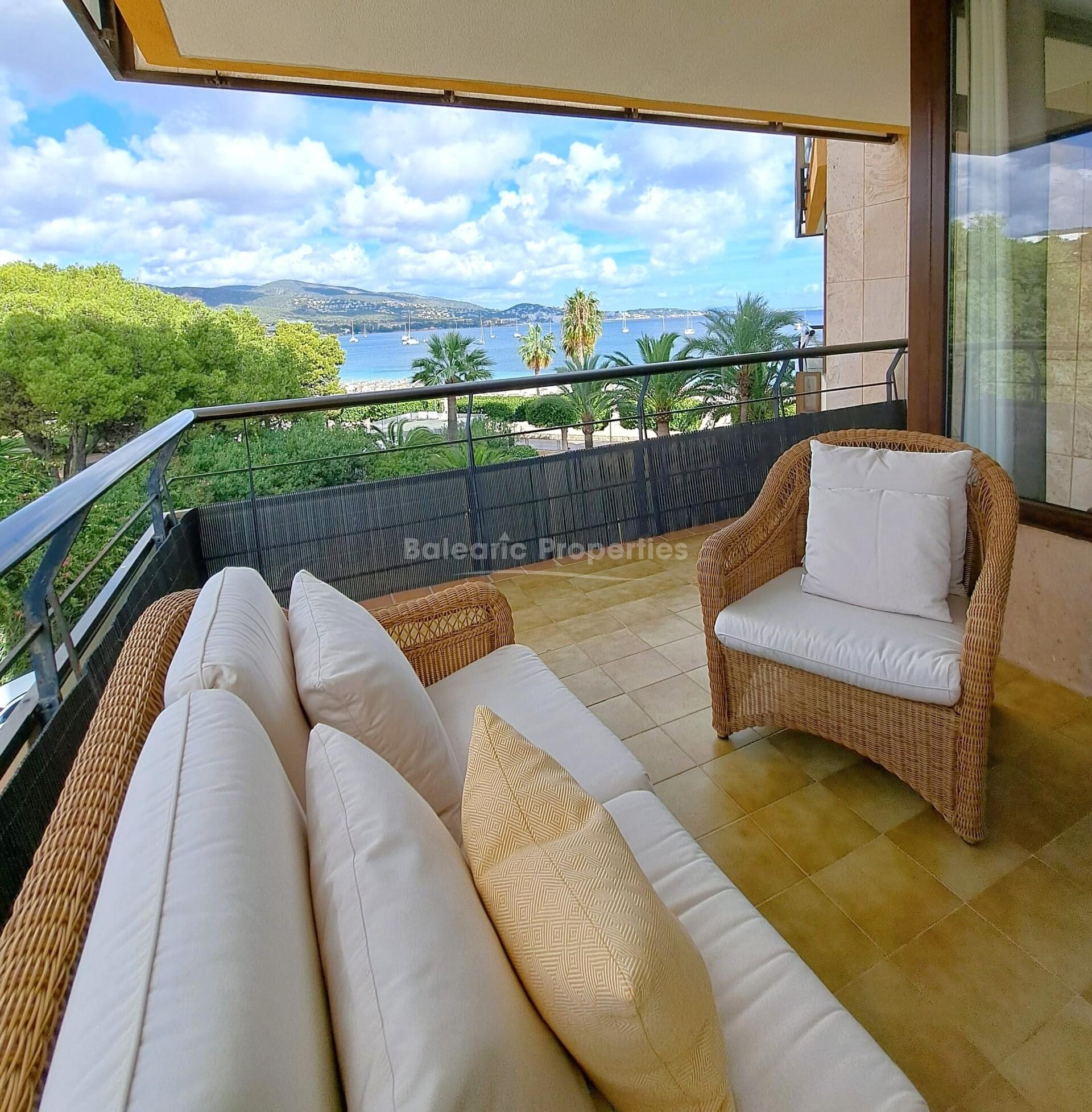 Apartamento en primera linea de mar y con acceso directo a la playa en venta en Palmanova, suroeste de Mallorca