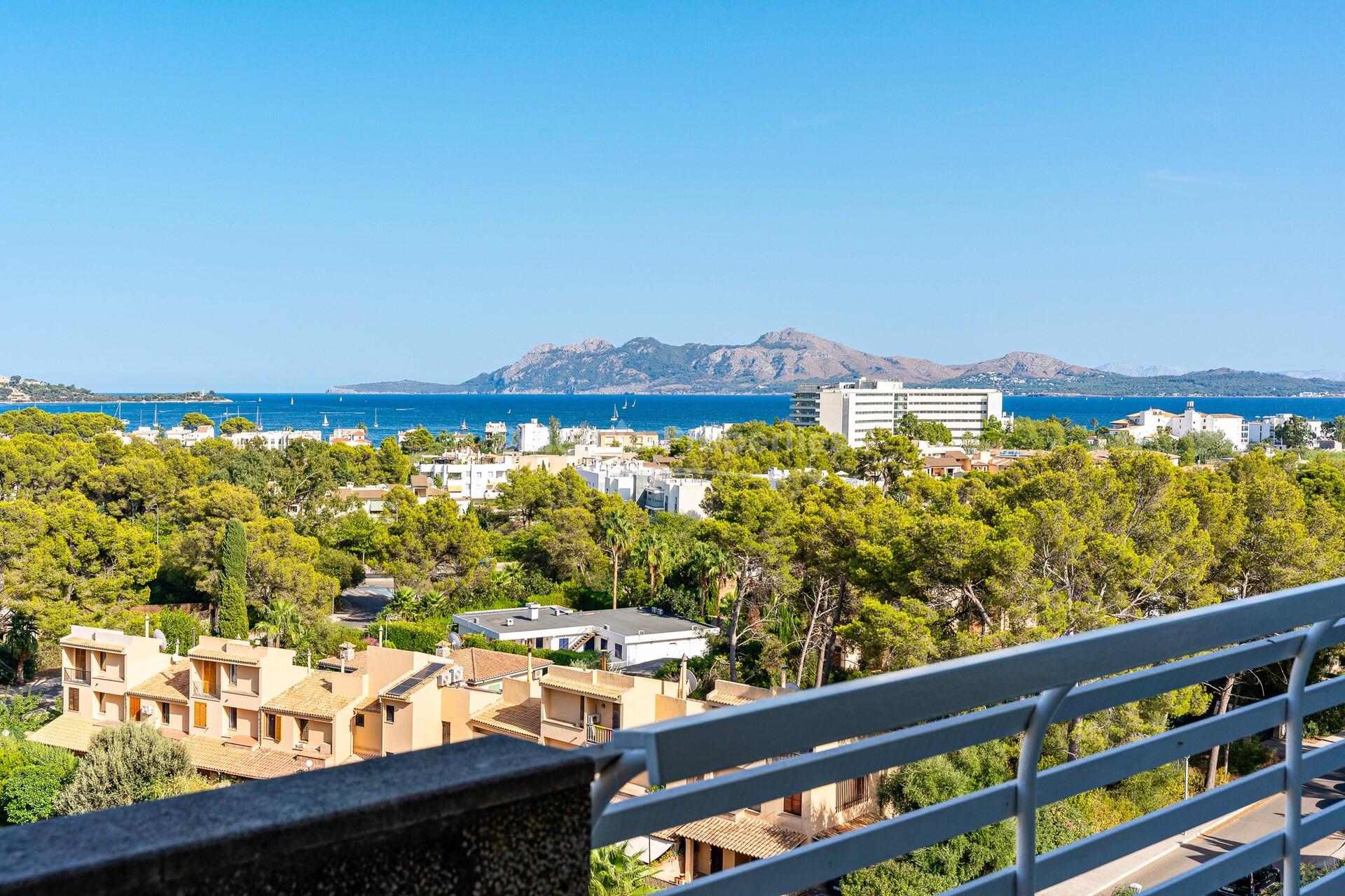 Penthouse mit Meerblick kaufen in Puerto Pollensa, Nord-Mallorca