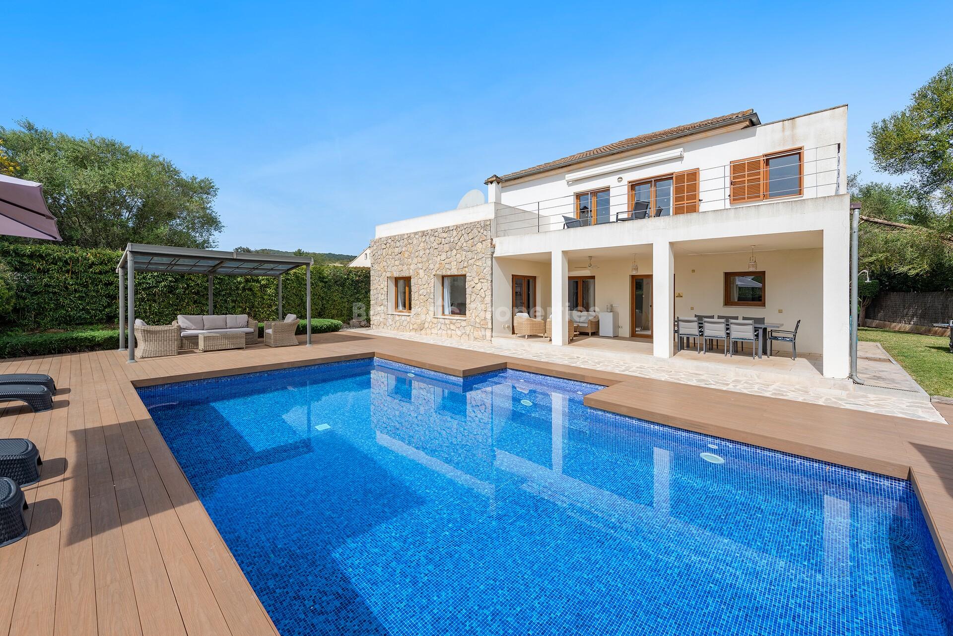 Mediterranean villa with rental license for sale near Pollensa, North Mallorca