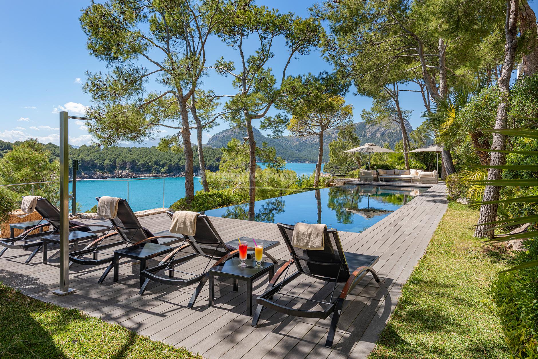 Grand seafront estate with panoramic views for sale in Formentor, north Mallorca