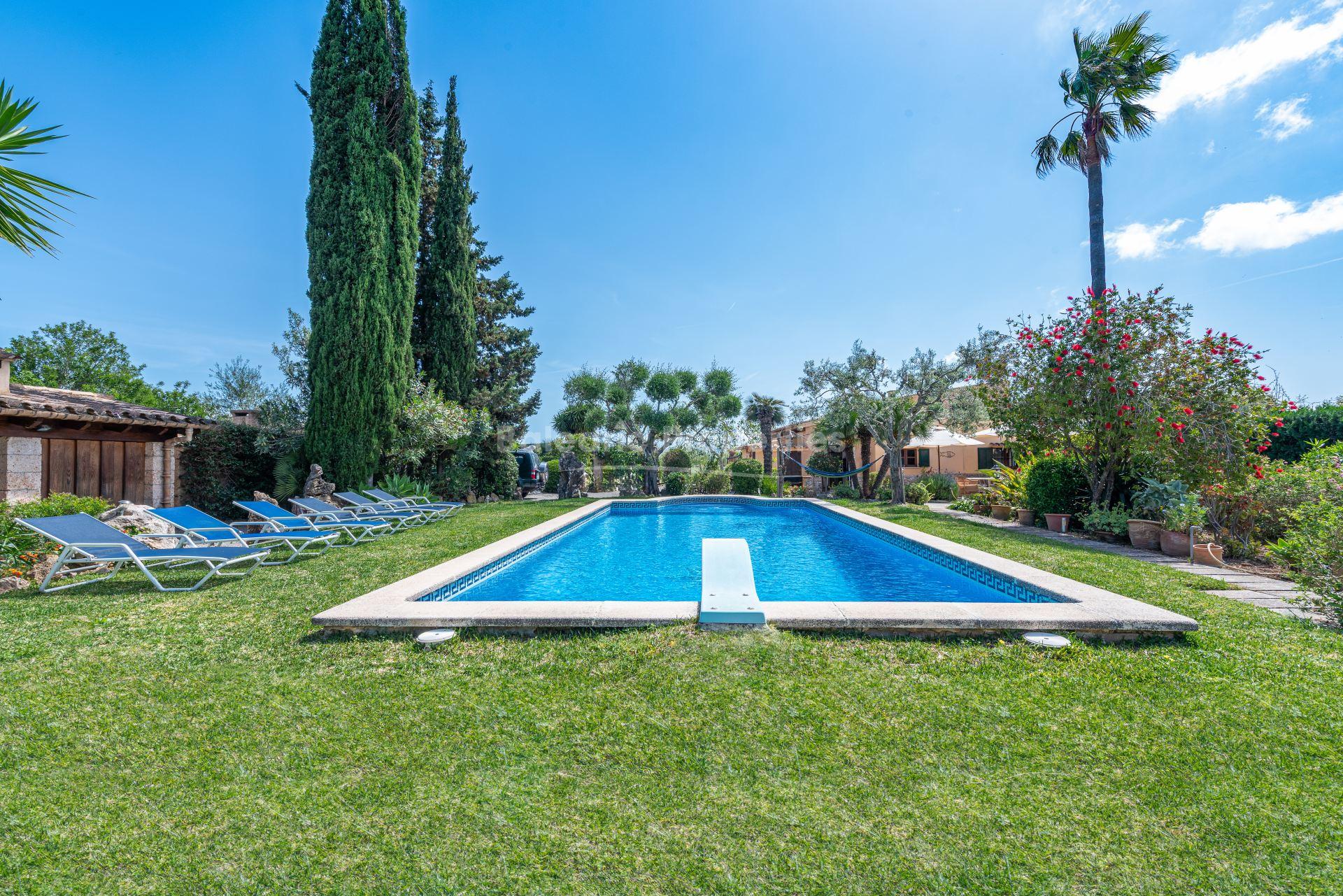 Encantadora finca rústica con piscina en venta en Pollensa, al norte de Mallorca