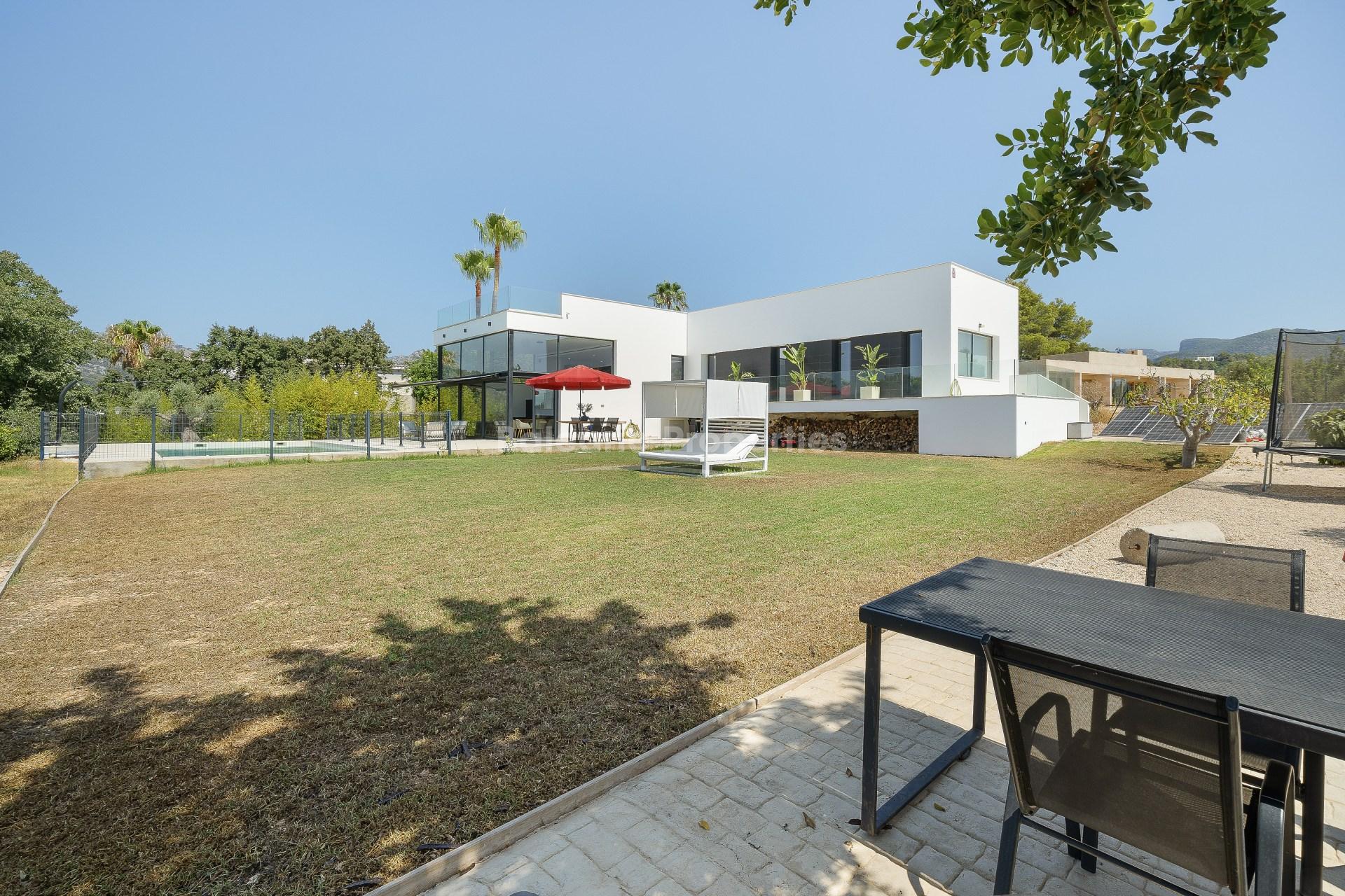 Designervilla mit Bergblick kaufen in Bunyola, West-Mallorca