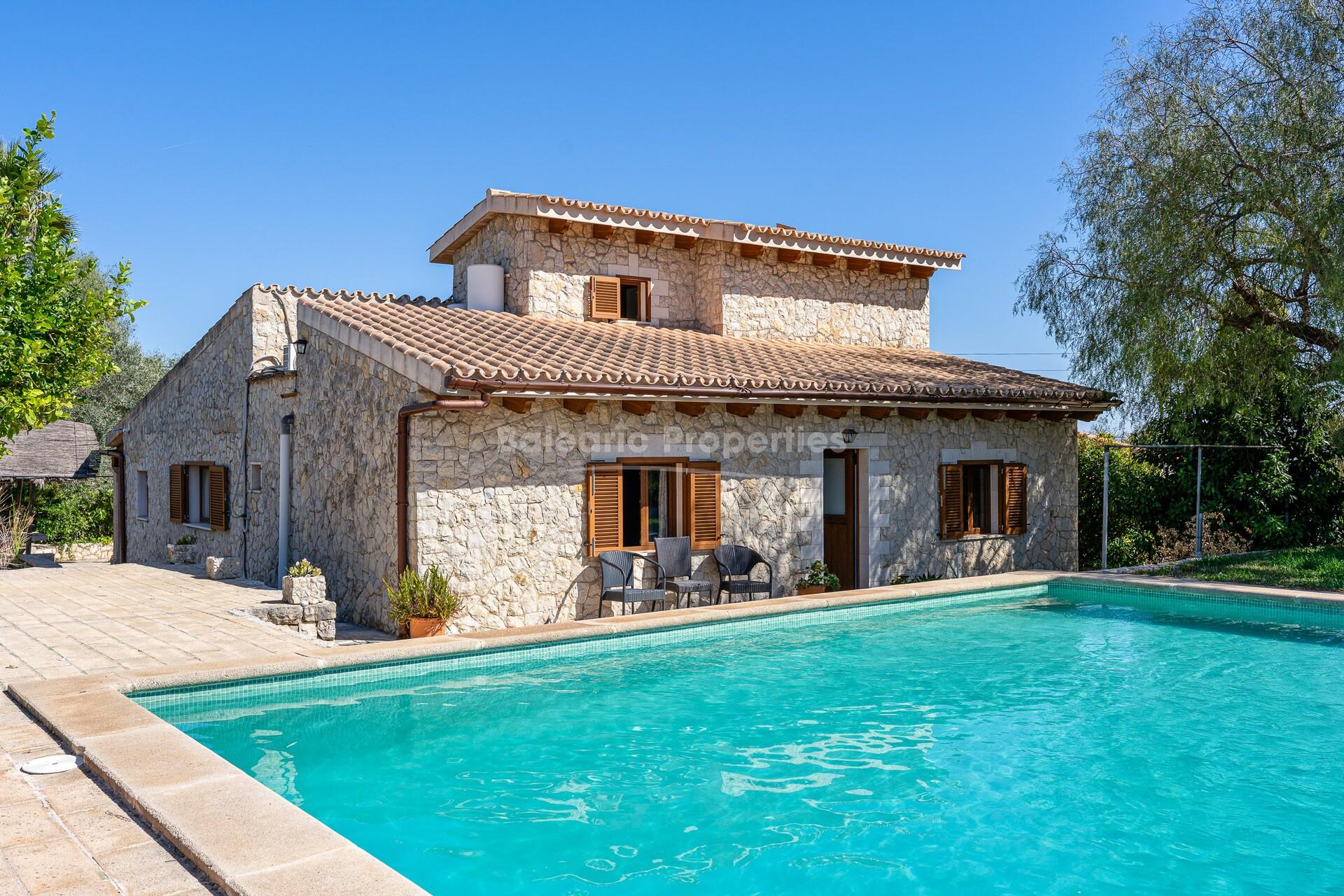 Finca de piedra con piscina en venta en Binissalem, centro de Mallorca