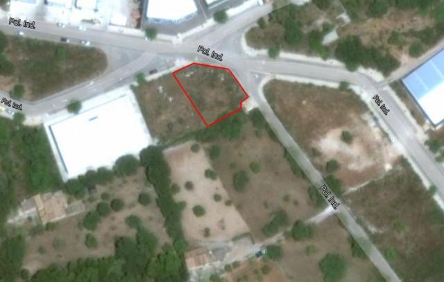  Well located Plot in the industrial area of Pollença