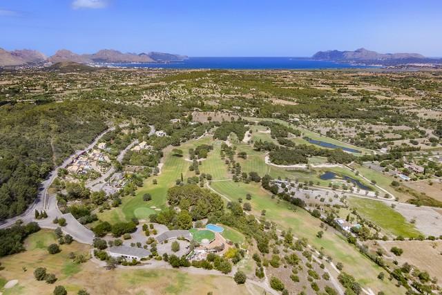Parcelas residenciales de golf con vistas, en venta en Pollensa, Mallorca